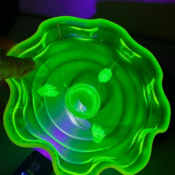 Vintage Fenton Vaseline Glass Green Wave Bowl 3 Toed Pedestal Amazing Glow 1930s - Picture 14 of 15